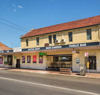 Nightcap at Regents Park Hotel - Holiday Cairns