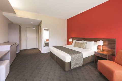 Travelodge Hobart Airport - Holiday Cairns 8