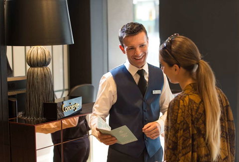Mayfair Hotel - Holiday Cairns 1