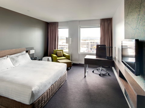 Pullman Adelaide - Holiday Cairns 7