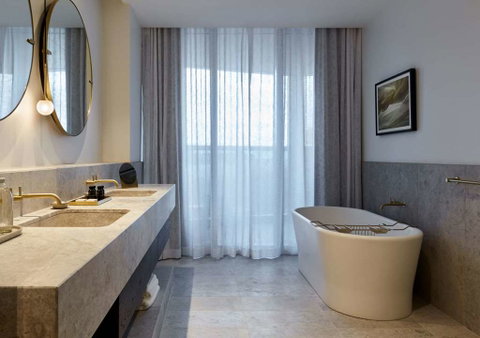 Eos by SkyCity - Holiday Cairns 3