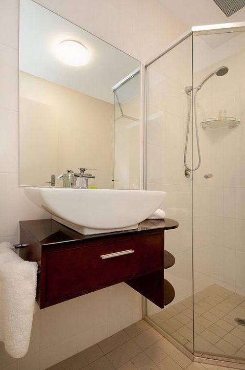 Adabco Boutique Hotel - Holiday Cairns 4