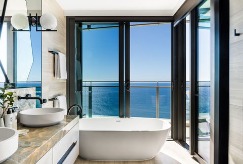 Langham, Gold Coast & Jewel Residences - Holiday Cairns 5