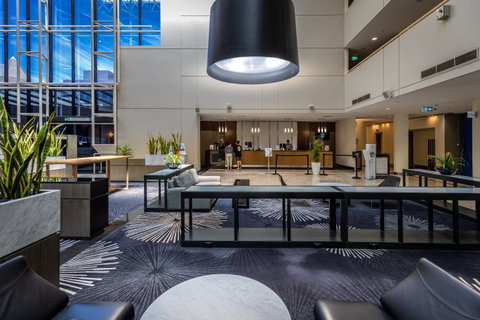 Crowne Plaza Canberra - Holiday Cairns 2