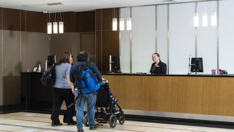Crowne Plaza Canberra - Holiday Cairns 3