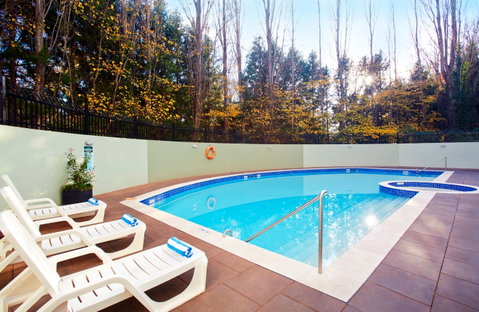 Crowne Plaza Canberra - Holiday Cairns 7
