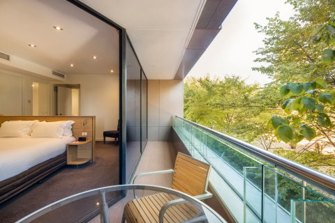 Crowne Plaza Canberra - Holiday Cairns 14