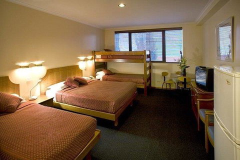 Capital Executive Apt Hotel Canberra - Holiday Cairns 2