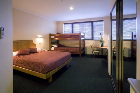 Capital Executive Apt Hotel Canberra - Holiday Cairns 7