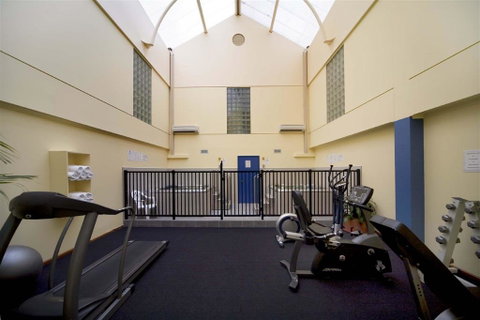 Capital Executive Apt Hotel Canberra - Holiday Cairns 8