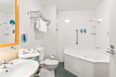Quality Hotel Dickson - Holiday Cairns 5