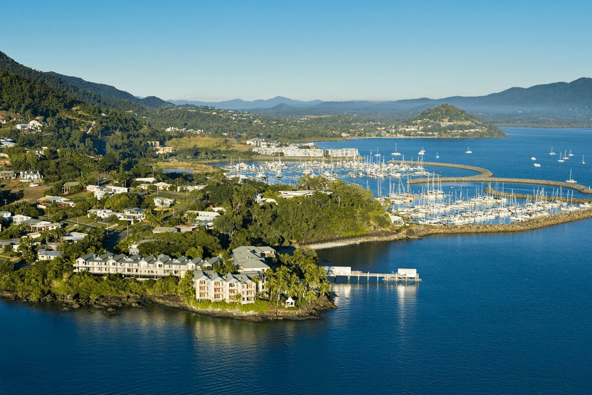 Airlie Beach QLD Holiday Cairns