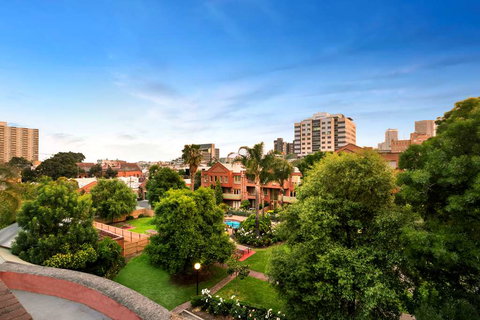 Comfort Apartments Royal Gardens - Holiday Cairns 2