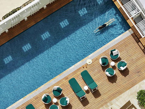 Swissotel Sydney - Holiday Cairns 8