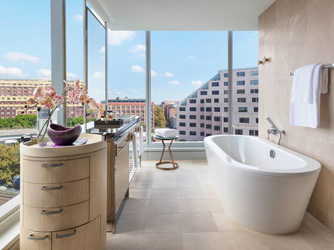 Sofitel Sydney Darling Harbour - Holiday Cairns 3