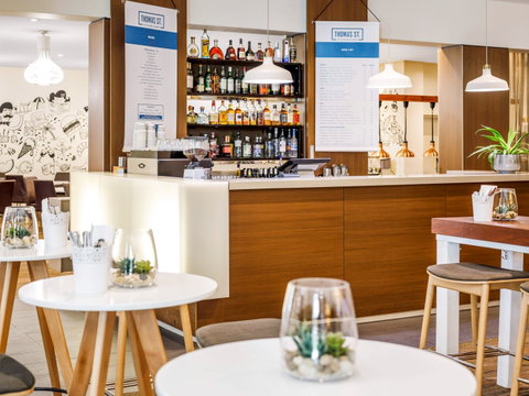 Novotel Sydney Central - Holiday Cairns 10