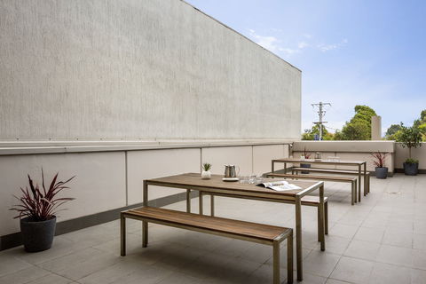 Quest Ivanhoe - Holiday Cairns 1