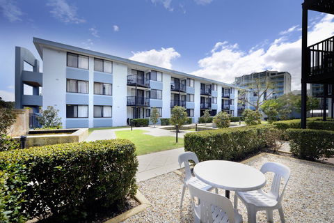 Assured Waterside Apartments - Holiday Cairns 0