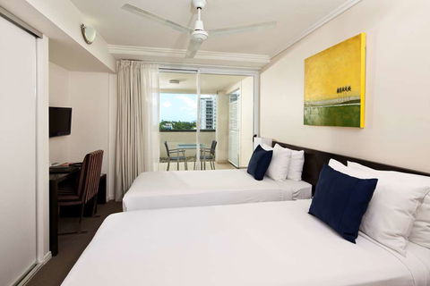 Cairns Central Plaza Apartment - Holiday Cairns 2