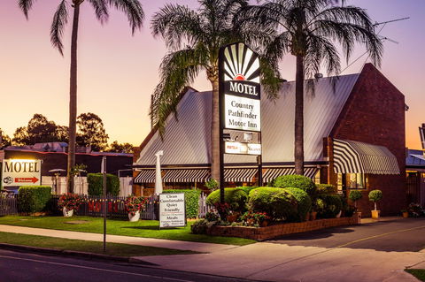 Country Pathfinder Motor Inn - Holiday Cairns 0