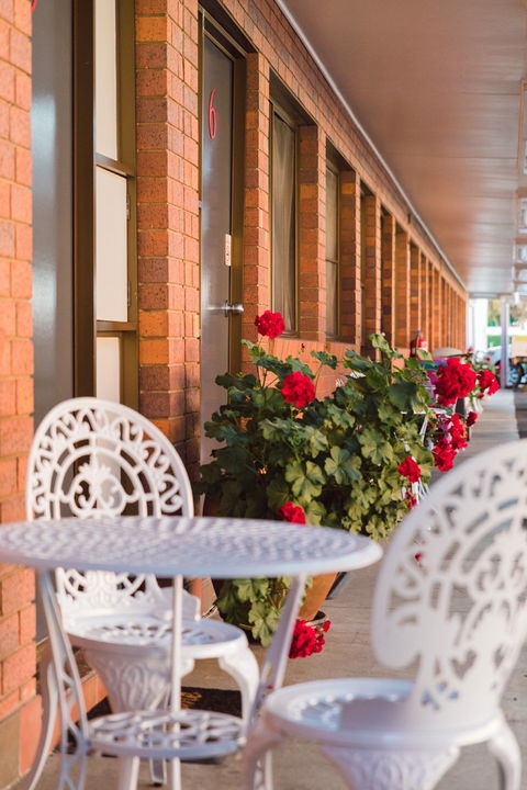 Country Pathfinder Motor Inn - Holiday Cairns 1