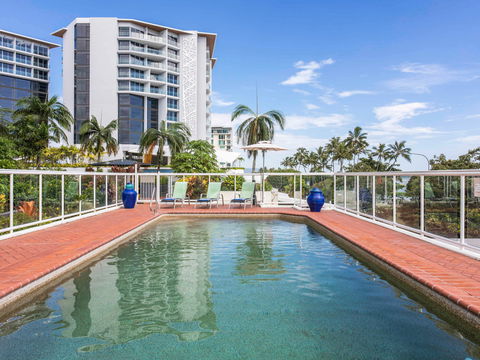 BreakFree Royal Harbour Hotel - Holiday Cairns 1