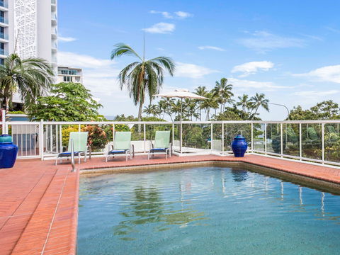 BreakFree Royal Harbour Hotel - Holiday Cairns 2
