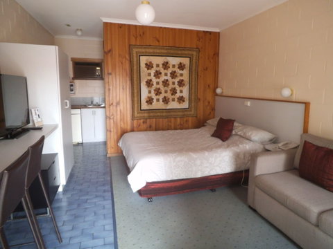 Yarragon Motel - Holiday Cairns 0
