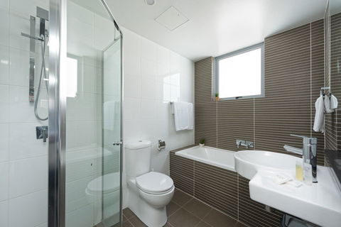 Astra Apartments North Sydney - Holiday Cairns 1