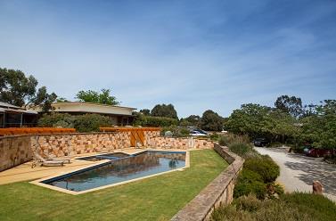 Royal Mail Hotel - Holiday Cairns 0