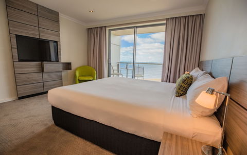 Aurora Ozone Hotel - Holiday Cairns 2