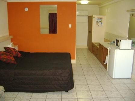 Alice Springs Airport Motel - Holiday Cairns 1