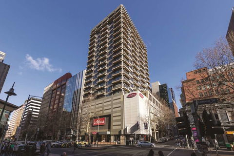 Adina Apartment Hotel Melbourne - Holiday Cairns 1