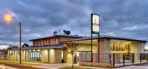 Aastro Dish Motor Inn - Holiday Cairns 0