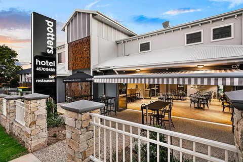 Potter's Boutique Hotel - Holiday Cairns 0