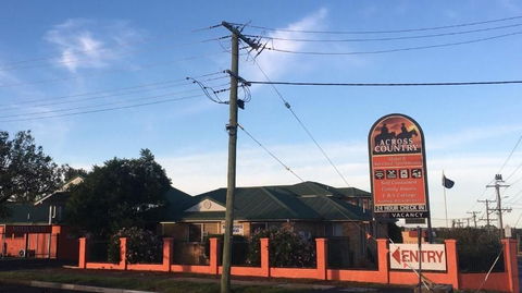 Across Country Motel & Svcd Apts - Holiday Cairns 0