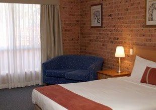 Akuna Motor Inn - Holiday Cairns 0