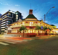 Oaks Grand Gladstone - Holiday Cairns