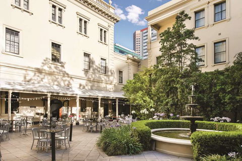 Adina Apartment Hotel Adelaide Treasury - Holiday Cairns 1