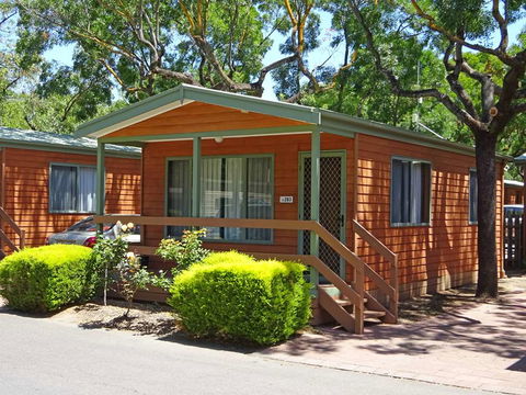 Adelaide Caravan Park - Holiday Cairns 1