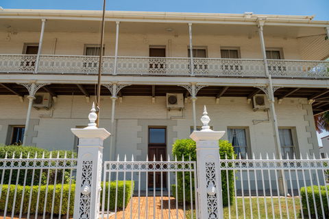 Denison Boutique Hotel - Holiday Cairns 2