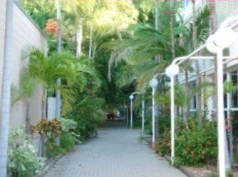 Adventurers Resort - Holiday Cairns 0
