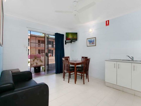 Cairns City Palms - Holiday Cairns 0