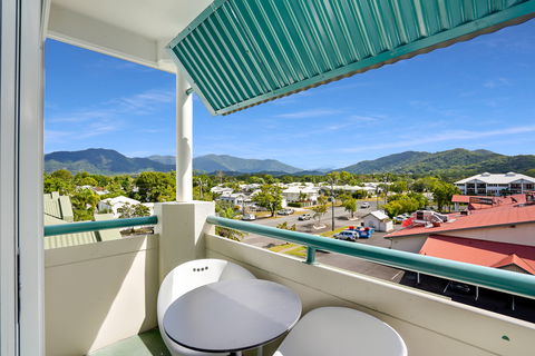 Cairns Sheridan Hotel - Holiday Cairns 1