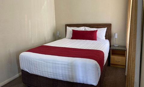Ashton Townhouse Motel & Suites Tumut - Holiday Cairns 1