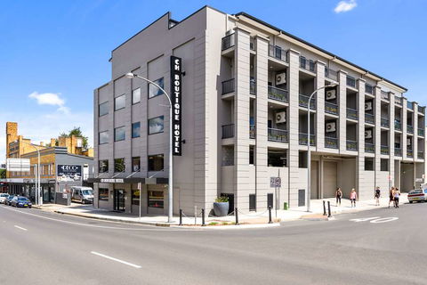 CH Boutique Hotel - Holiday Cairns 1