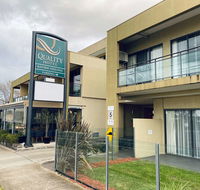 Quality Hotel Bayside Geelong - Holiday Cairns