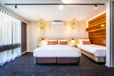 Nightcap At Gateway Hotel - Holiday Cairns 4