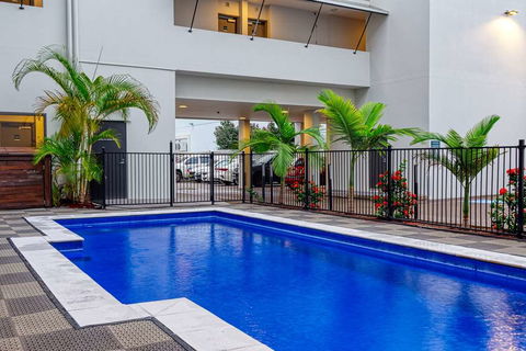 The Palmer Collective - Holiday Cairns 12