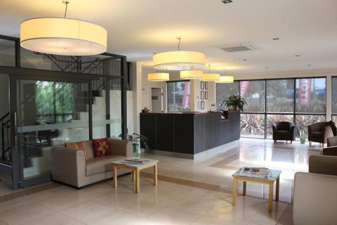 Bairnsdale International - Holiday Cairns 1